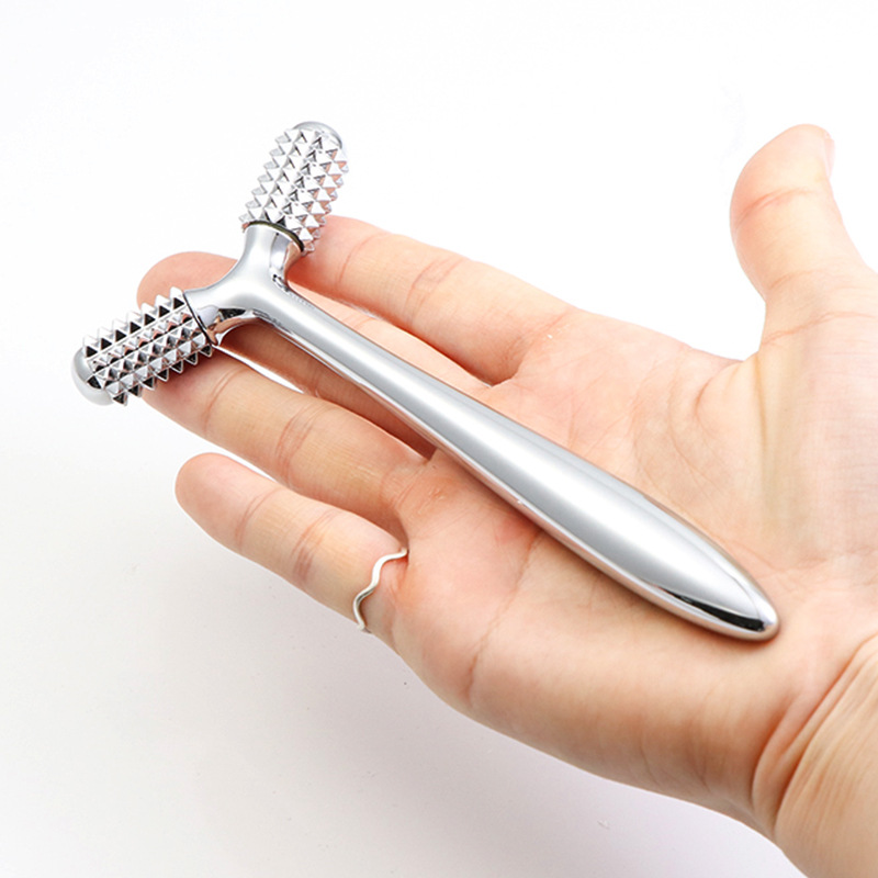 Geschenkset Schönheitspflege Y-Form Mini-Roller 3D-Metallgriff Home Roller Massageroller Gesichts-Augen-Entspannungs-Massagegerät Geschenkset Schönheitspflege Y-Form Mini-Roller 3D-Metallgriff Home Roller Massageroller Gesichts-Augen-Entspannungs-Massagegerät