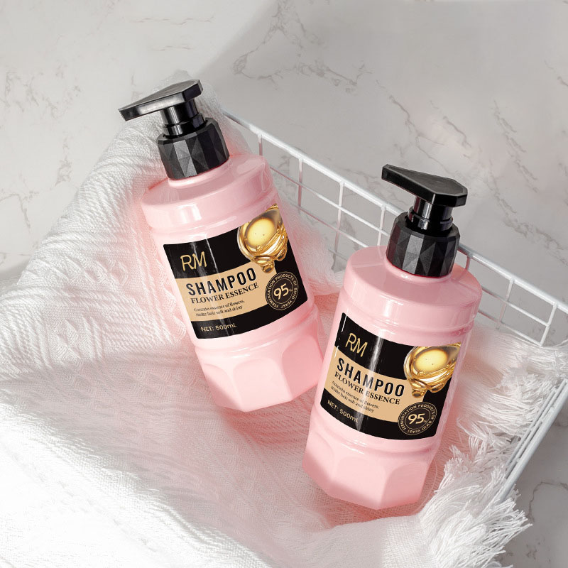 500 ml Haustier-Kunststoff-Blütenblatt-Pumpflasche mit Schraubenpumpe. Hochwertige Hotel-Shampoo-Flasche für die Verpackung von Körperpflegeprodukten 500 ml Haustier-Kunststoff-Blütenblatt-Pumpflasche mit Schraubenpumpe. Hochwertige Hotel-Shampoo-Flasche für die Verpackung von Körperpflegeprodukten